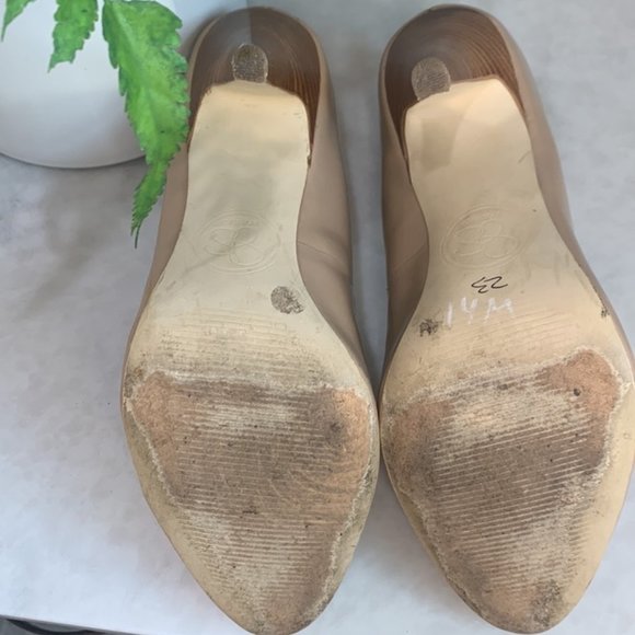 JS Collections by Jessica Simpson Nude/Beige Patent Heels/Pumps (Size 9/Size 40) - Picture 6 of 6